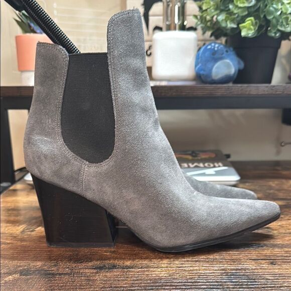 Kendall & Kylie Gray suede heeled booties size 7 - Picture 1 of 11